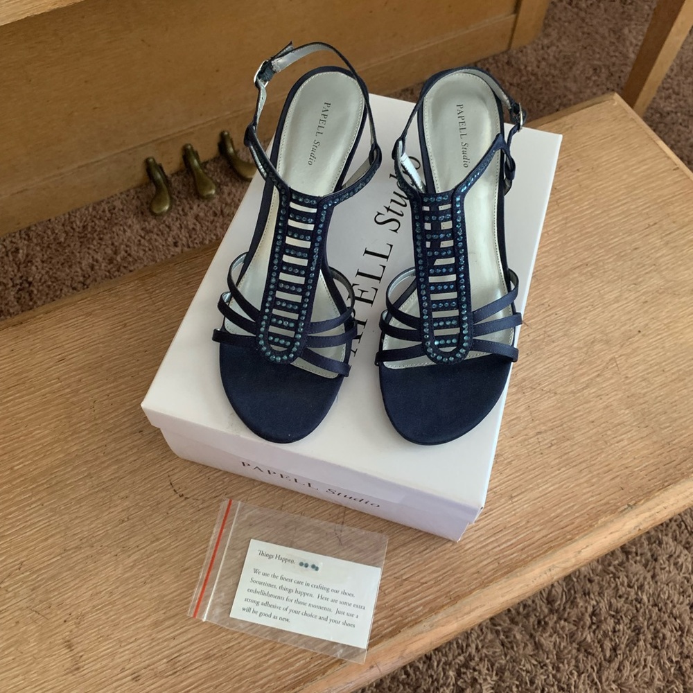 Size 8.5 Navy Papell Studio Sandal Heels